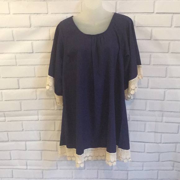 Umgee Dresses & Skirts - Umgee tunic/dress navy cream lace